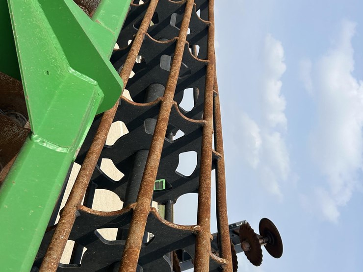 2019-john-deere-2680h-image-31