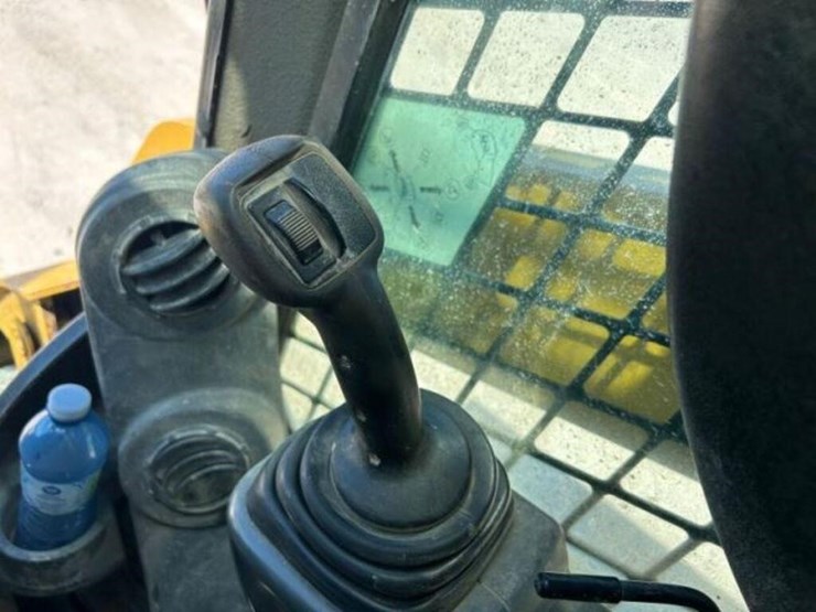 2014-caterpillar-259d2-multi-terrain-loader-cat025-image-13