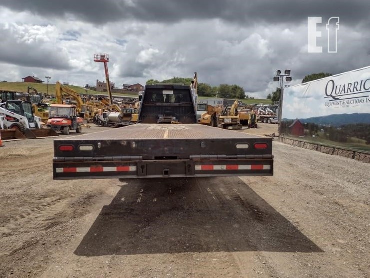 2016-peterbilt-348-image-2