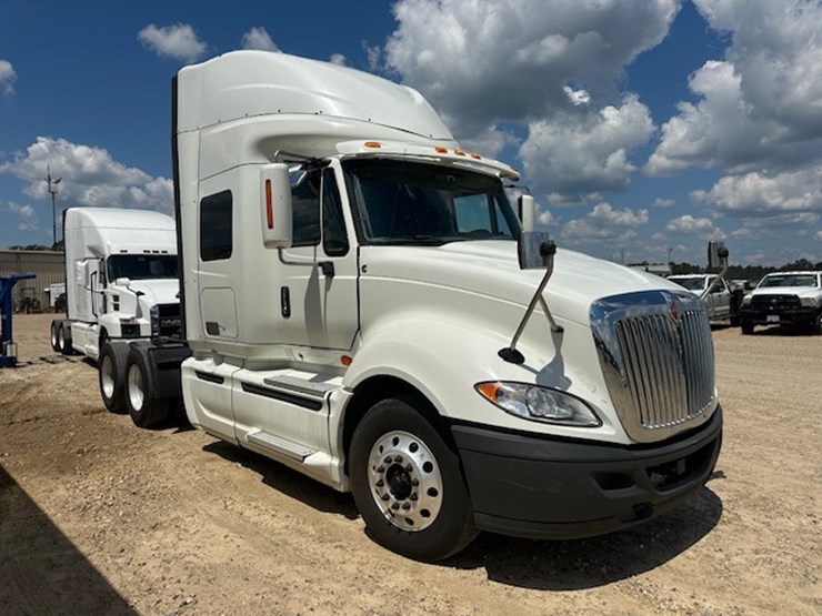 2015-international-prostar-image-2