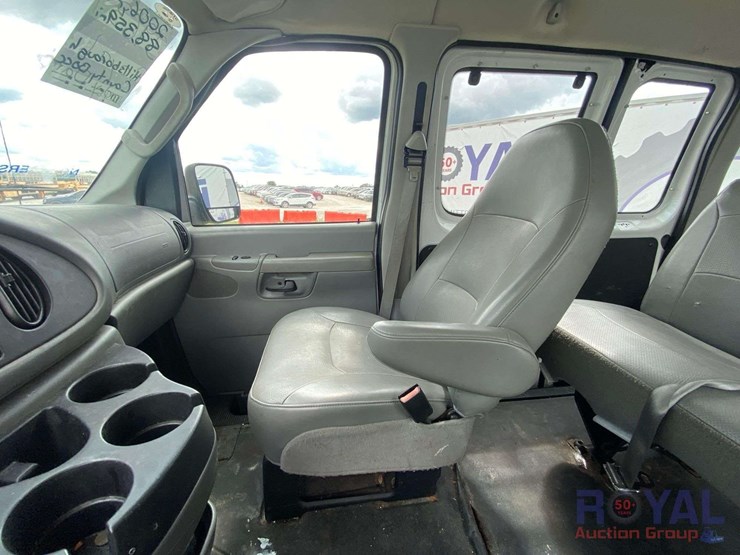 2006-ford-e350-image-19