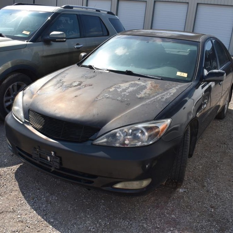 2003 TOYOTA CAMRY (NOT RUNNING, NO KEY) (UNKNOWN MILES) (VIN # 4T1BE32K73U2