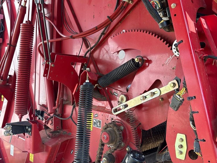 2015-new-holland-roll-belt-560-image-57