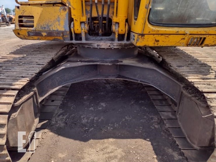 1992-deere-490e-image-21