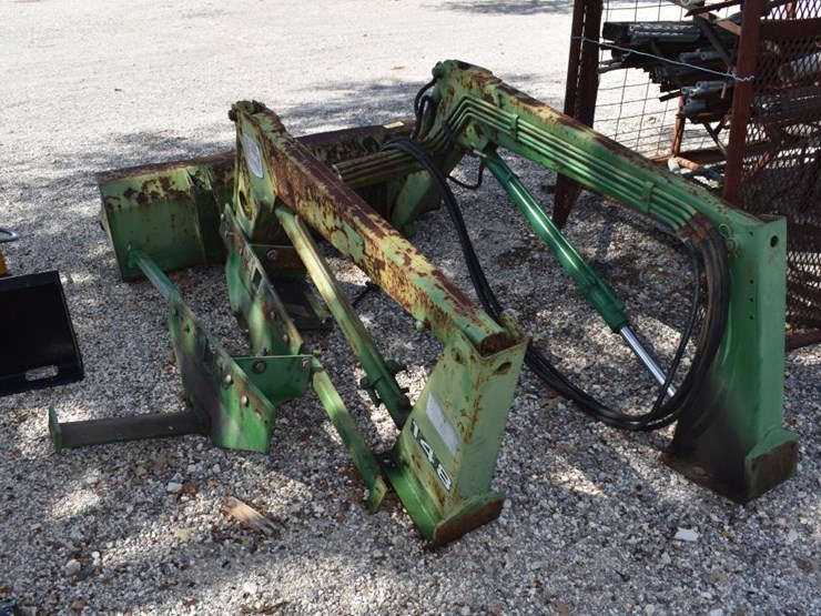 john-deere-148-image-4