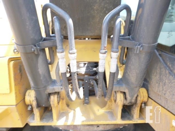 2017-deere-210g-lc-image-21