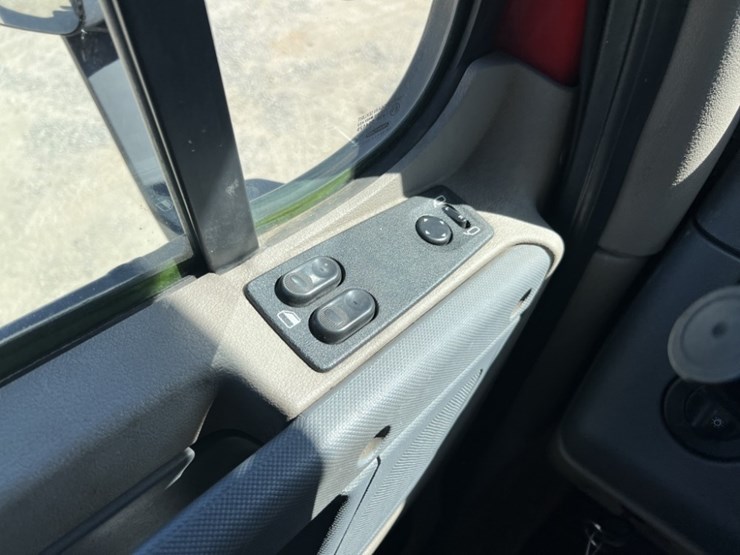 2017-freightliner-cascadia-s/a-truck-tractor-image-20
