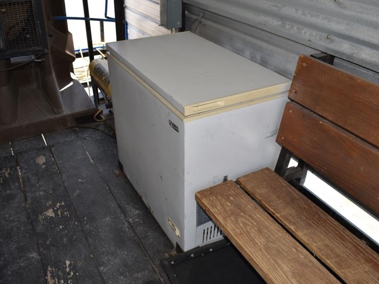 2011-16'-cooling-trailer-w/-generator,-port-a-cool-and-freezer-(vin-#-5vnbu-image-6