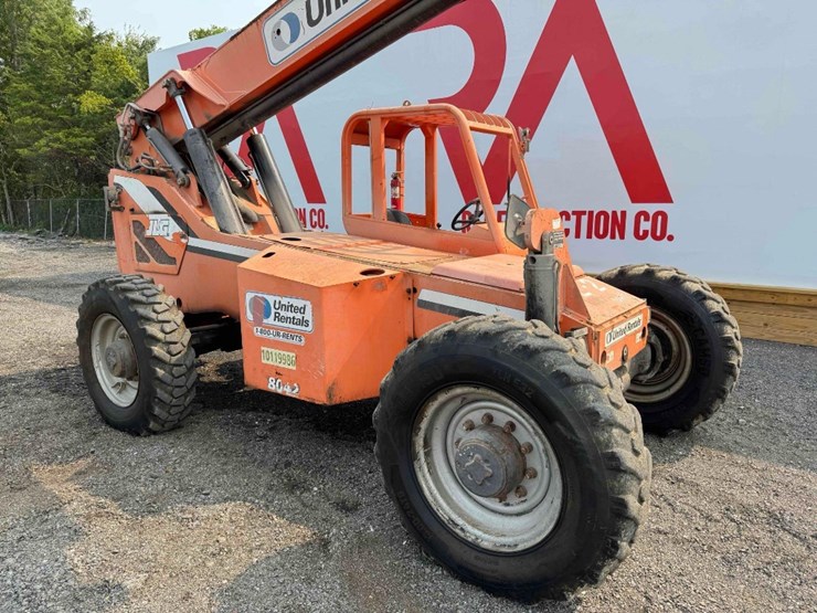 2013-jlg-8042-image-8