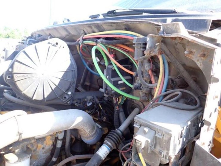 2005-ford-f750-xlt-image-28