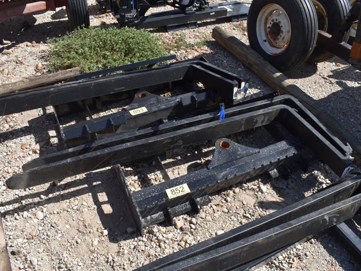 skid-steer-pallet-fork-image-1