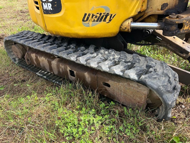 komatsu-pc35mr-2-image-15