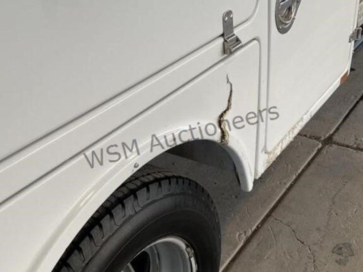 2015-chevrolet-silverado-3500hd-image-9