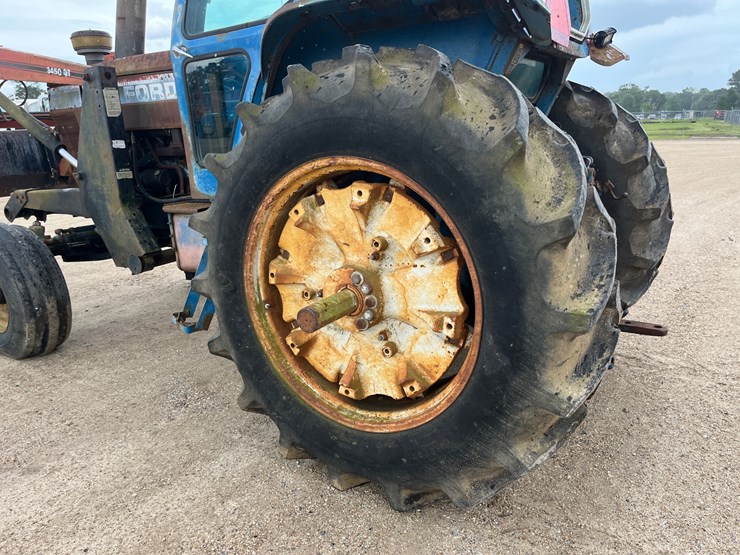ford-tractor-image-3