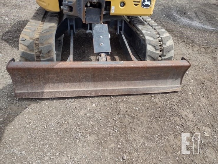 2021-deere-26g-image-18