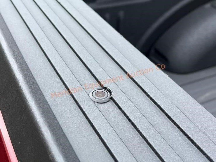 switchback-solo-down-tailgate-backup-camera-gmc-image-6
