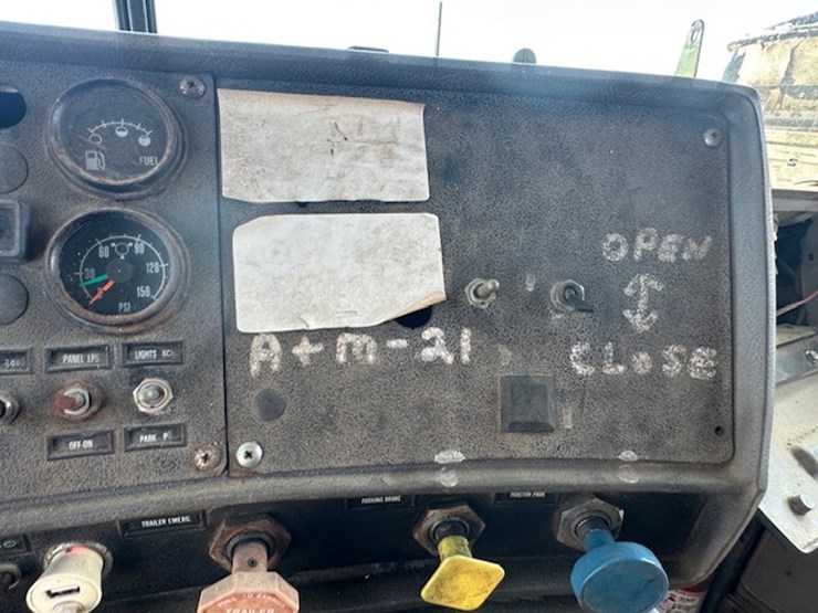 1978-mack-r686-image-61