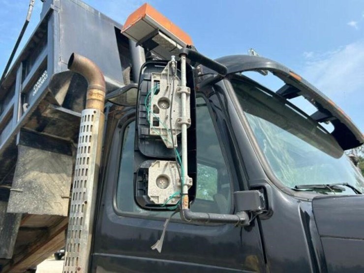 2005-volvo-tri/a-dump-truck-4v5k99gh55n391882-image-91