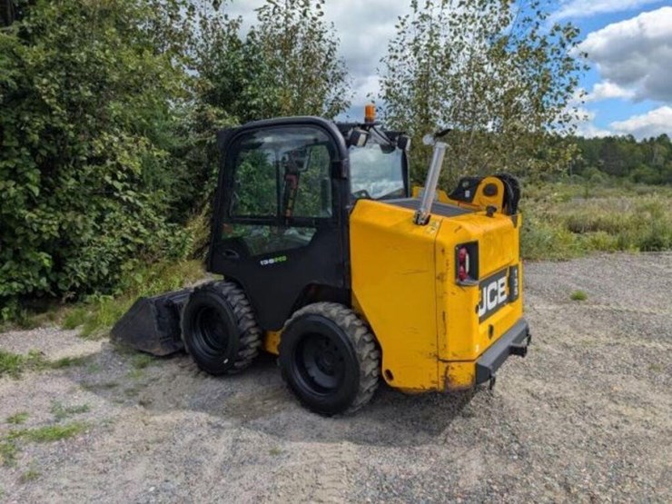 2012-jcb-135-image-4