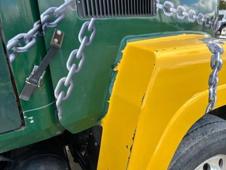 1999-mack-ch613-image-32
