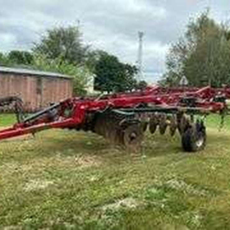 2011 Case-IH 870 Ecolo-Tiger Disk Ripper 7 Shank, spring loaded shanks, hyd. front discs,