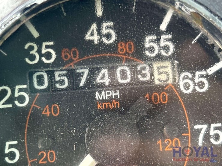 2003-peterbilt-330-image-6