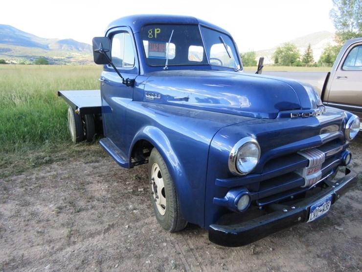 1952-dodge-b-3-d-126-flatbed-pickup-image-2
