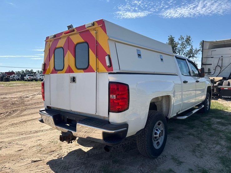 2016-chevrolet-2500-truck-image-6