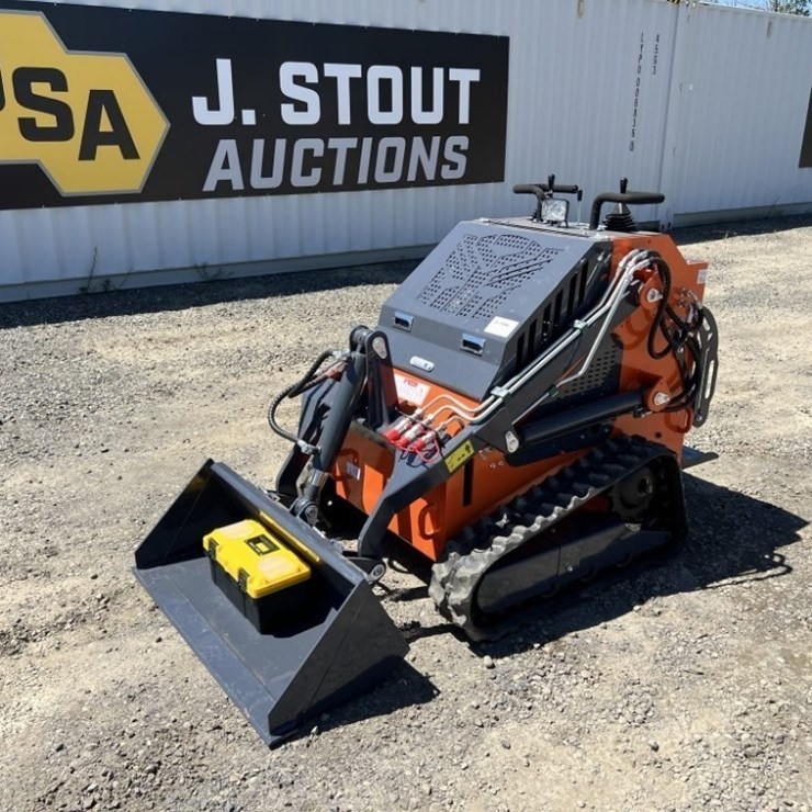 2025 TPM T460 Mini Compact Track Loader