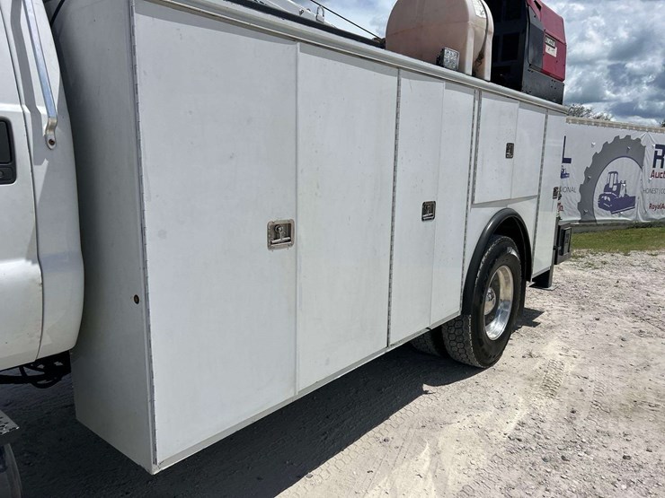 2010-ford-f750-image-10