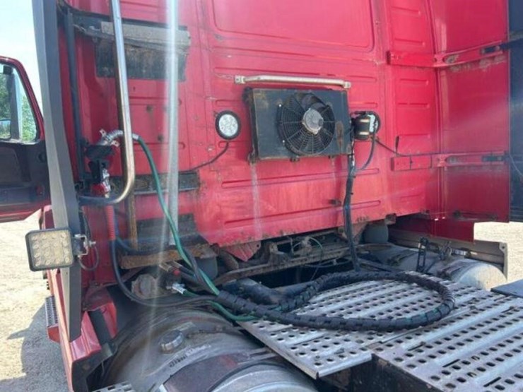 2015-volvo-t/a-hiway-tractor---sleeper-4v4nc9eh5fn-image-50