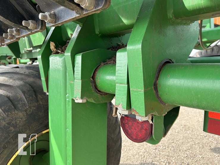 2019-john-deere-2680h-image-36