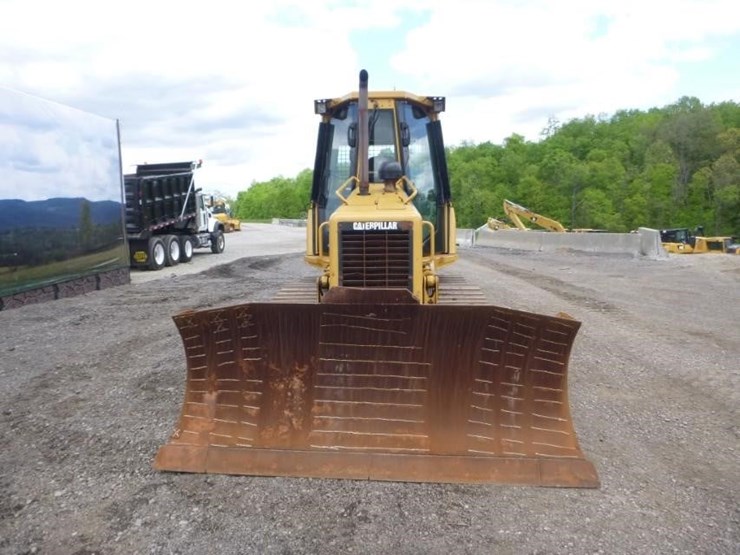 2005-caterpillar-d4g-xl-image-2