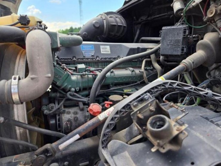2015-volvo-vnl-t/a-hiway-tractor---sleeper-4v4nc9e-image-36