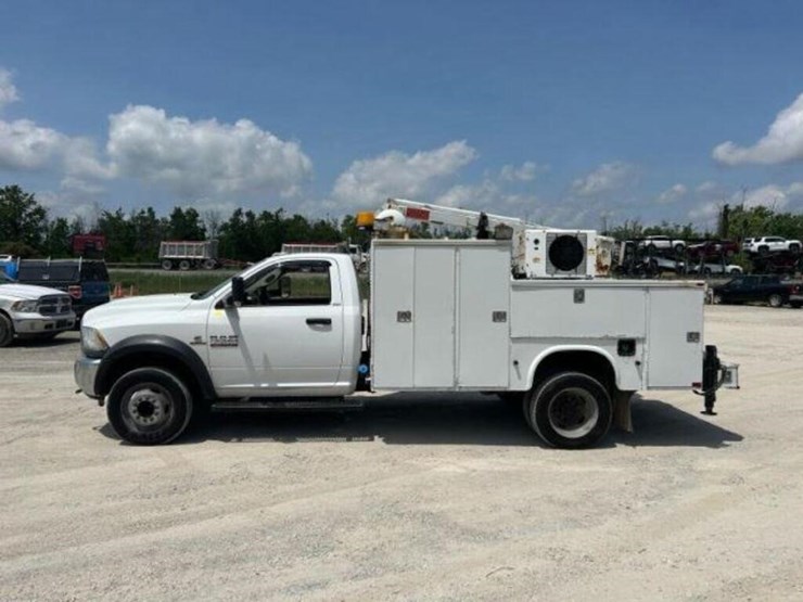 2015-dodge-ram-5500hd-image-5