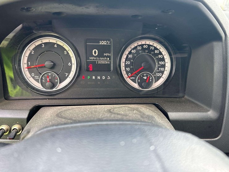 2019-ram-1500-classic-image-12
