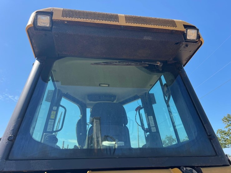 2017-caterpillar-d5k2-lgp-image-17