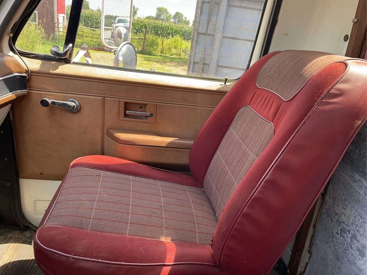 1989-gmc-7000-image-12