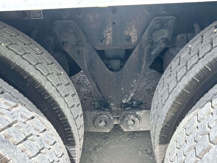 2016-kenworth-t880-image-23