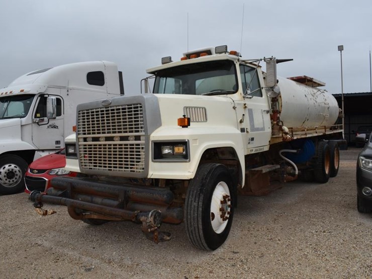 1987-ford-ltl9000-image-1