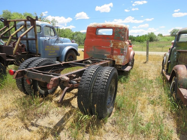 1952-dodge-b-3-f-1-½-ton-truck-image-3