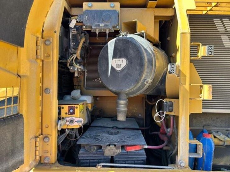2010-caterpillar-324dl-image-21