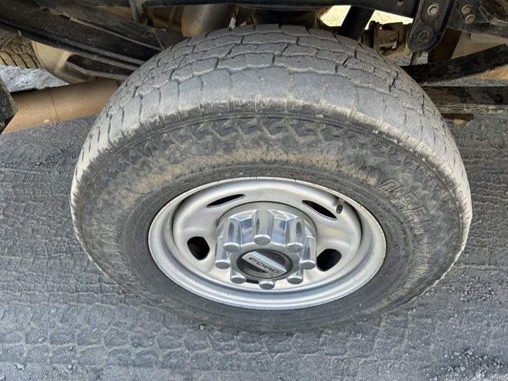 2023-ford-f250-xl-image-27