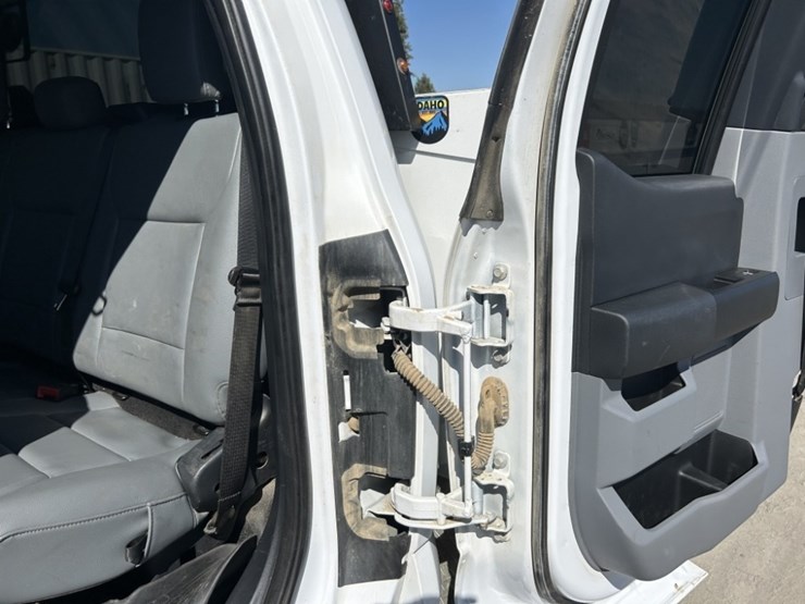 2023-ford-f250-xl-image-22