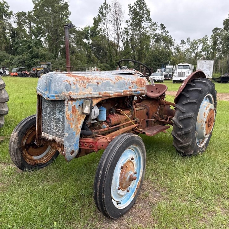 FORD 8N
