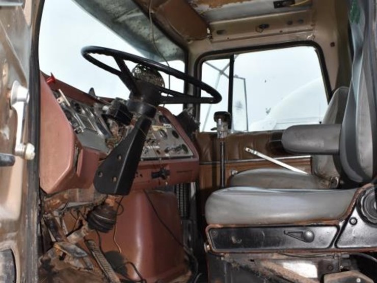 1987-ford-ltl9000-image-8