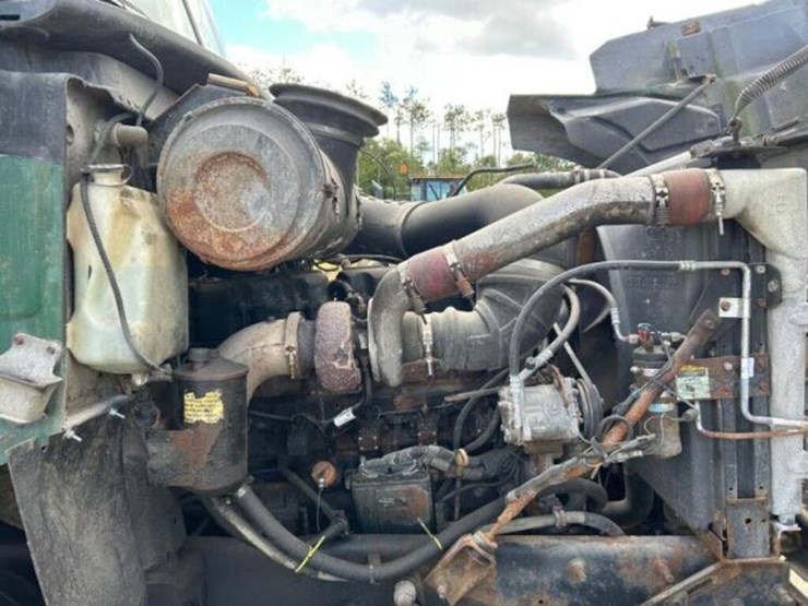 1999-mack-ch613-image-54