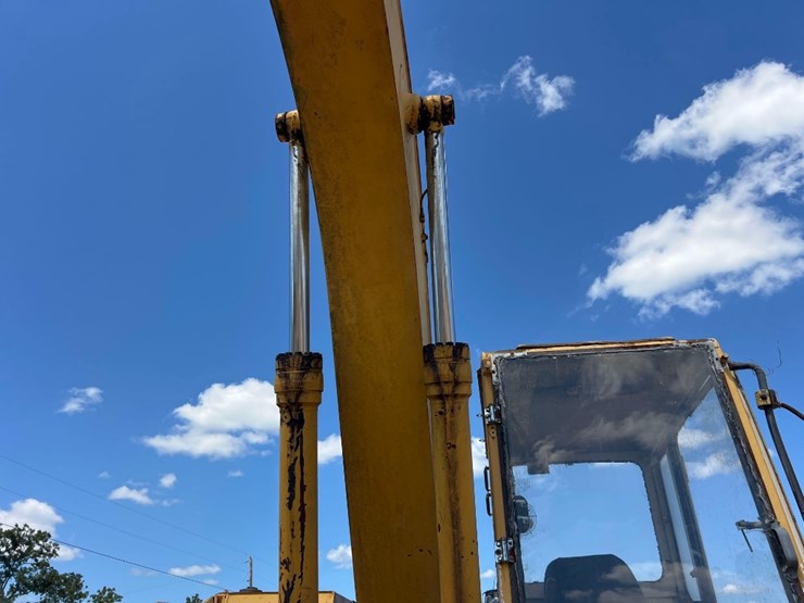 komatsu-pc150-5-image-11