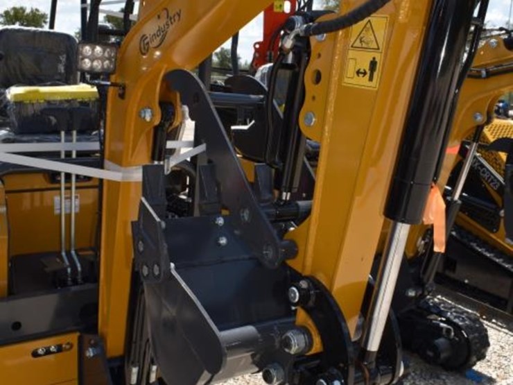 qk18r-mini-excavator-(serial-#-qk18r202507010481)-(k)-image-3