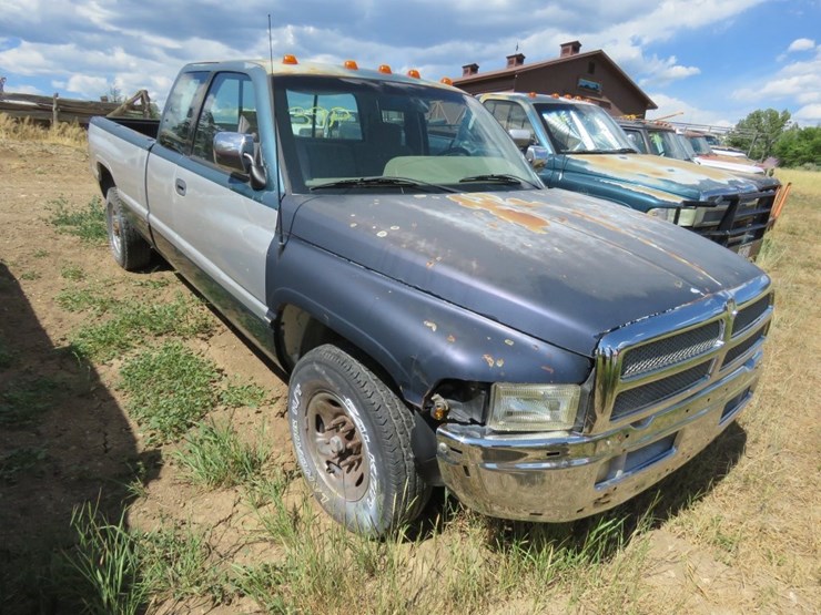 1996-dodge-ram-2500-image-2